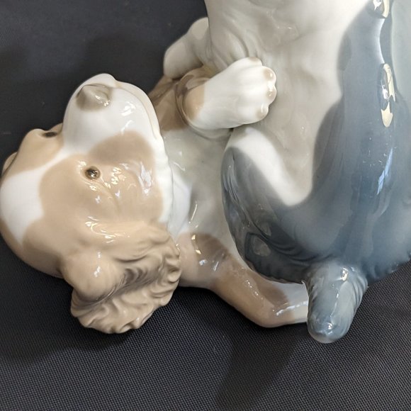 NAO Lladro Twerp & Mikie Playing Puppies Hand Painted Porcelain Retired Figurine - Picture 10 of 14